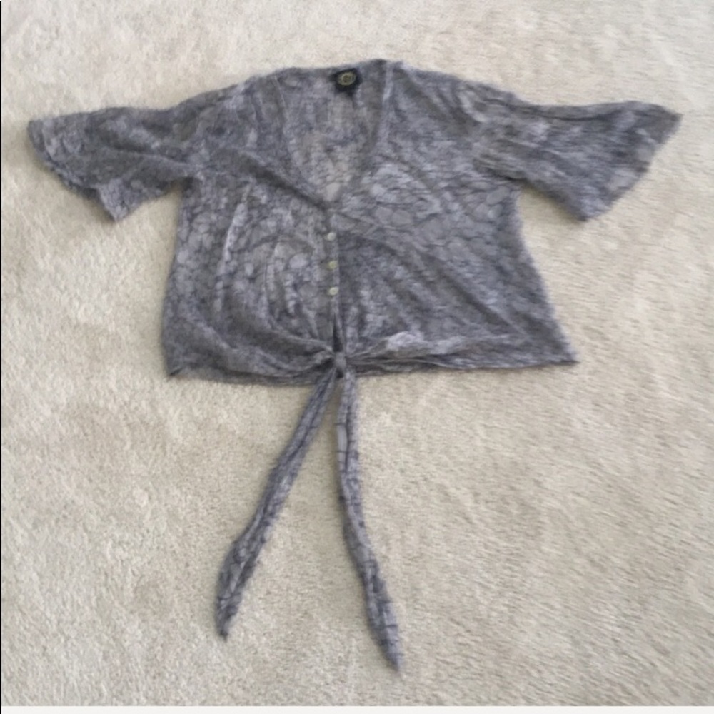 Blue Life cropped blouse